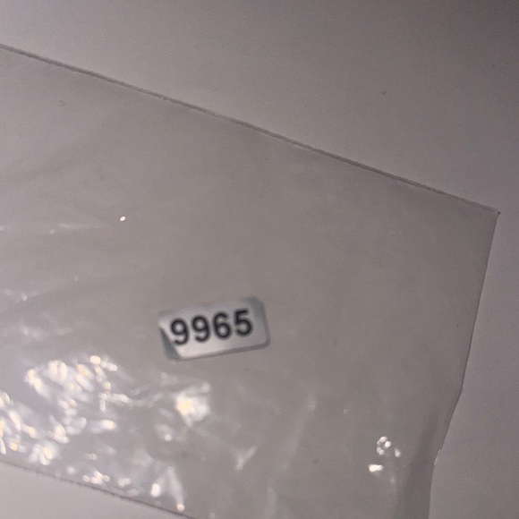 Black and Gold Bird Pin - Picture 4 of 5